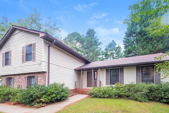 564 Clubhouse Dr SE in Conyers, GA - Building Photo - Building Photo