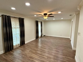 5222 E Rolling Ridge Dr in San Antonio, TX - Building Photo - Building Photo