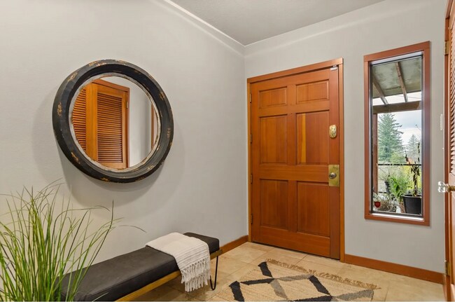 3900 SW Hillsdale Ave in Portland, OR - Foto de edificio - Building Photo
