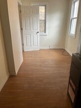 241 W 23rd St, Unit Second Floor in Chicago, IL - Building Photo - Building Photo