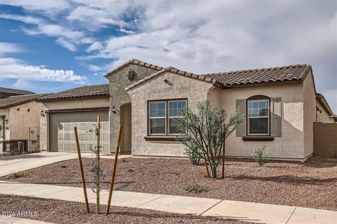 13138 N 173rd Ln in Surprise, AZ - Building Photo