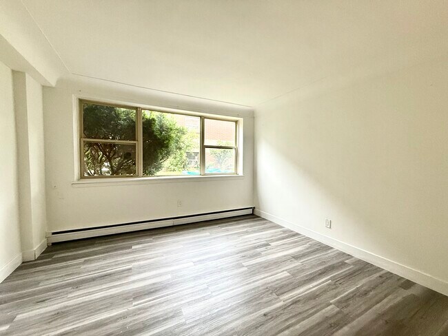 169 Park Row S in Hamilton, ON - Building Photo - Building Photo