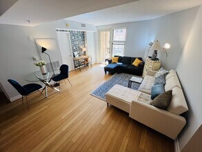 915 E St NW, Unit 1110 in Washington, DC - Foto de edificio - Building Photo