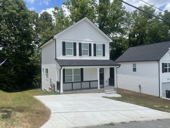 271 Patterson Ave SE in Concord, NC - Building Photo - Building Photo