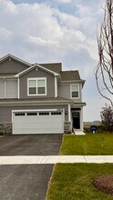 25631 W Yorkshire Dr in Plainfield, IL - Building Photo - Building Photo