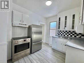 6269 Ash St in Niagara Falls, ON - Building Photo - Building Photo
