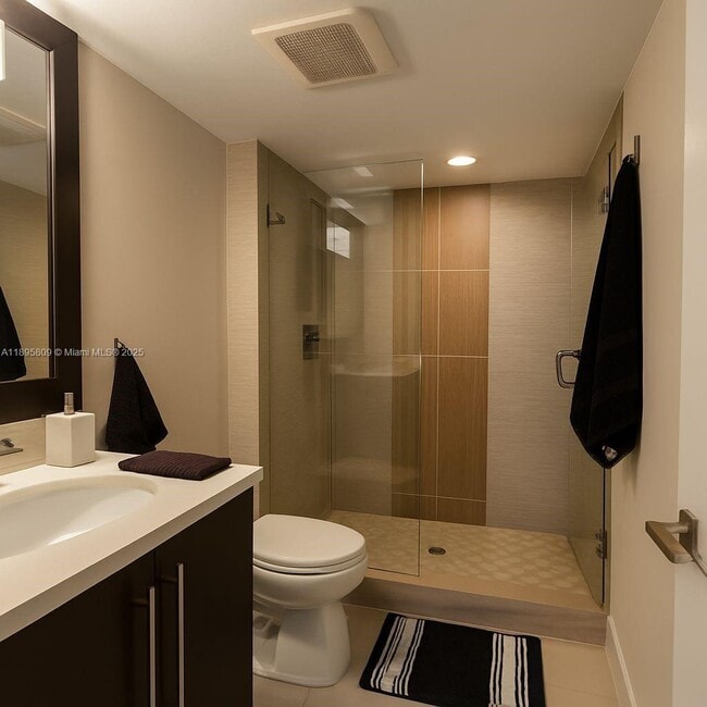 100 Bayview Dr, Unit 1026 in Sunny Isles Beach, FL - Building Photo - Building Photo