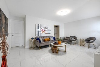 11451 SW 5th St in Miami, FL - Building Photo - Building Photo