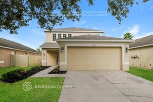 7530 Maroon Peak Dr in Ruskin, FL - Building Photo