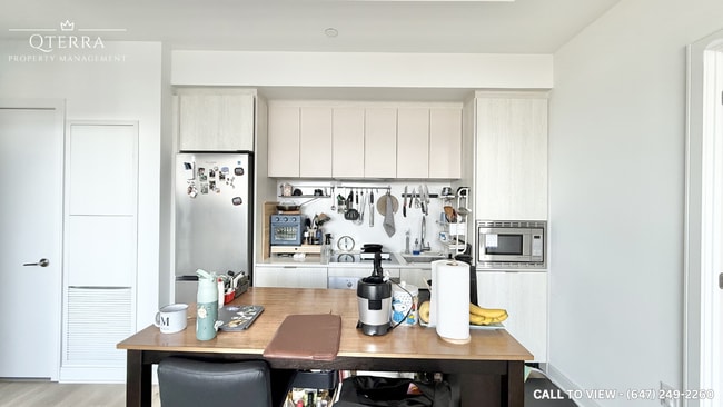 86 Dundas St E in Mississauga, ON - Building Photo - Building Photo