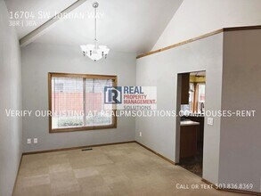 16704 SW Jordan Way in Tigard, OR - Building Photo - Building Photo