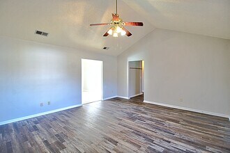 942 Gulfstream Rd in Hinesville, GA - Building Photo - Building Photo