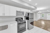 2882 W Baltimore St photo'