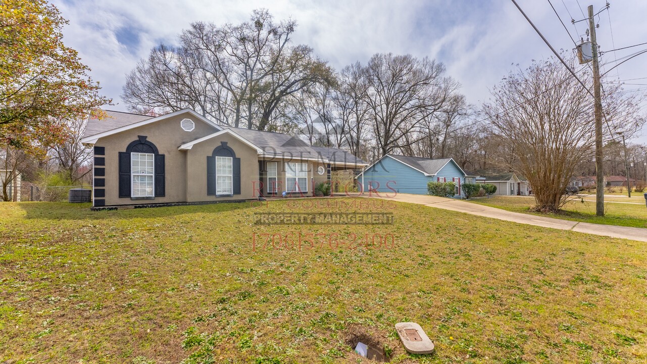 707 Wehring Ln in Phenix City, AL - Building Photo