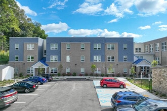 Morning Sun Senior Lofts in East Vandergrift, PA - Foto de edificio - Building Photo