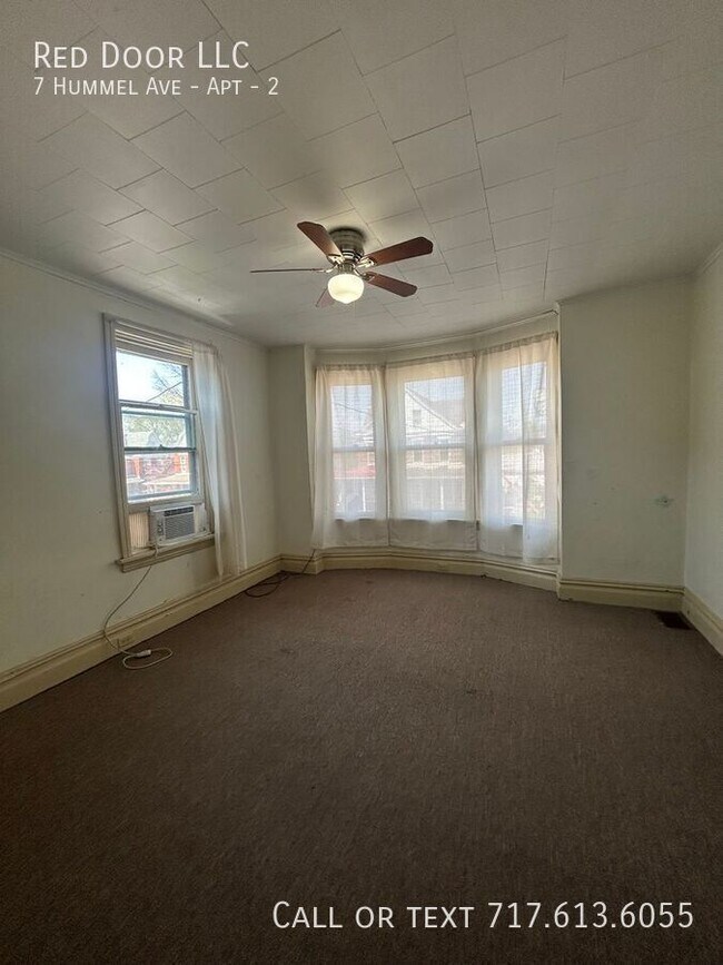 7 Hummel Ave in Camp Hill, PA - Foto de edificio - Building Photo