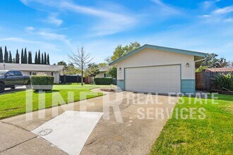 2616 Luveta Way in Rancho Cordova, CA - Building Photo - Building Photo