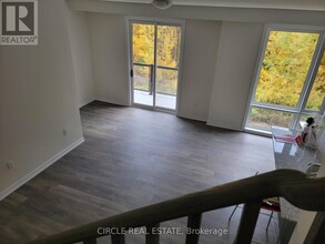 40-40 Knotsberry Cir in Brampton, ON - Building Photo - Building Photo