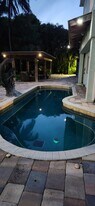 1066 SE Saint Lucie Blvd in Stuart, FL - Building Photo