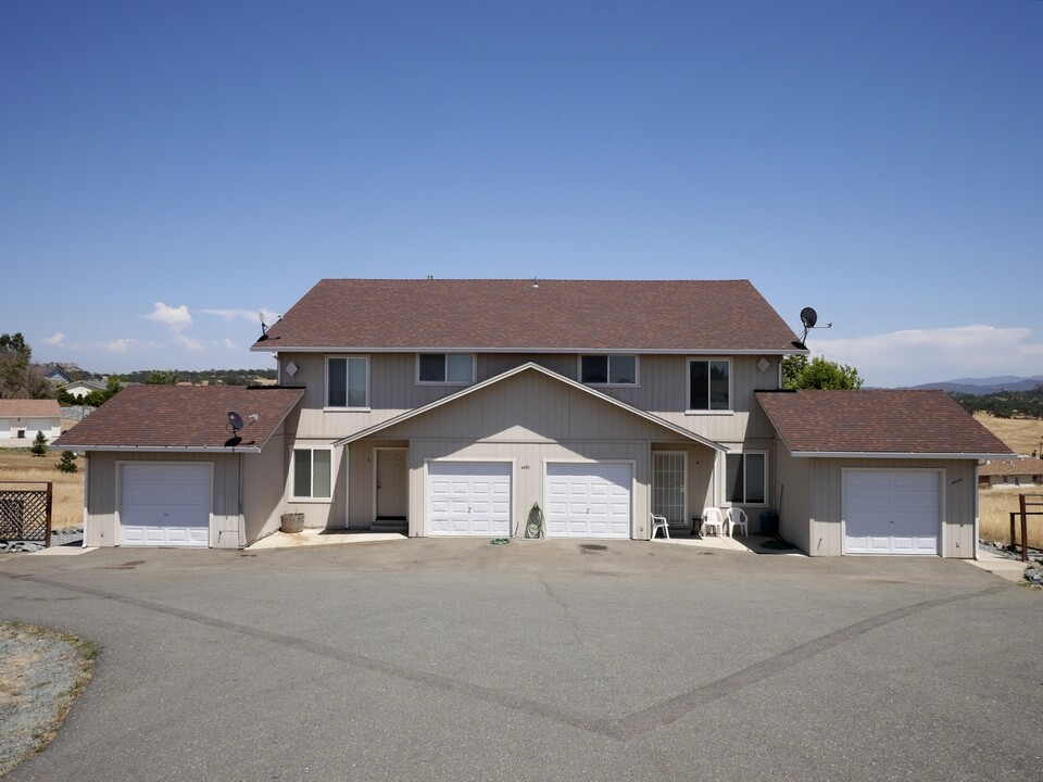 4090 Camanche Pkwy N in Ione, CA - Building Photo