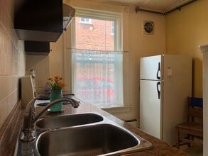 20 Church St E in Brampton, ON - Building Photo - Building Photo