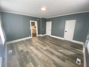 412 E 7th St in Jasper, IN - Foto de edificio - Building Photo