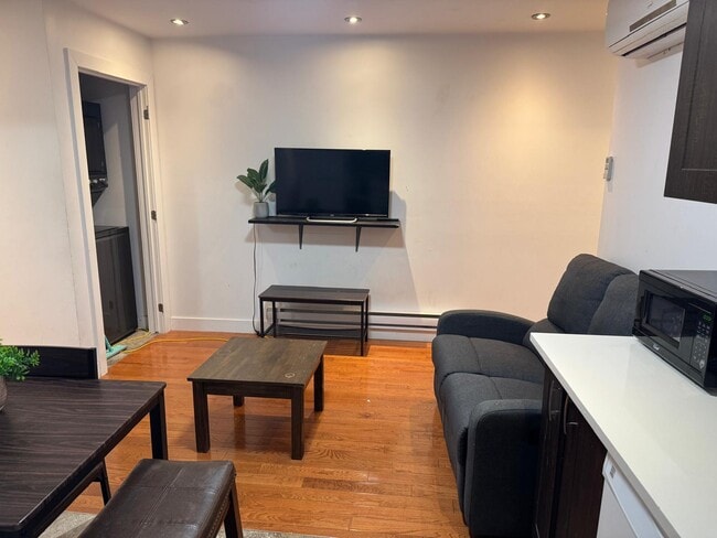 property at 3712 Coloniale Av