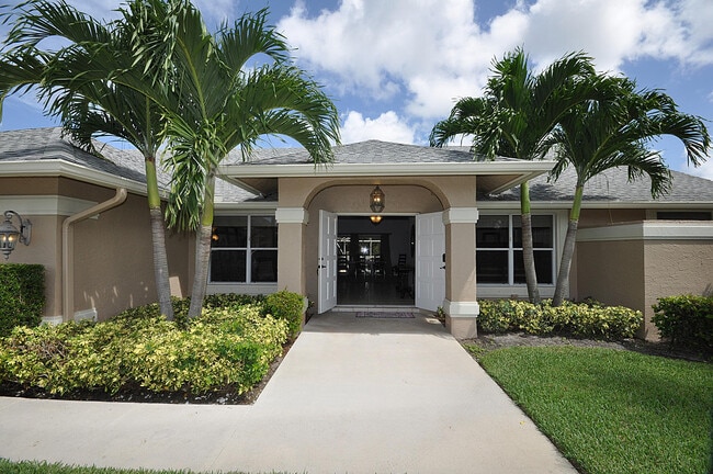 1919 Lindsey Ct in Wellington, FL - Building Photo - Building Photo