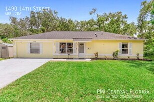 1490 14th St in Orange City, FL - Building Photo