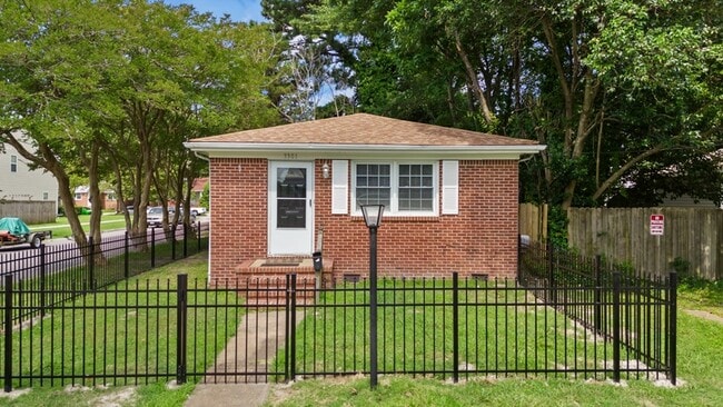 property at 3301 Marne Ave