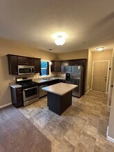 1010 Van White Memorial Blvd in Minneapolis, MN - Building Photo - Building Photo