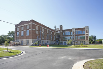 A.L. Miller Village in Macon, GA - Foto de edificio - Building Photo