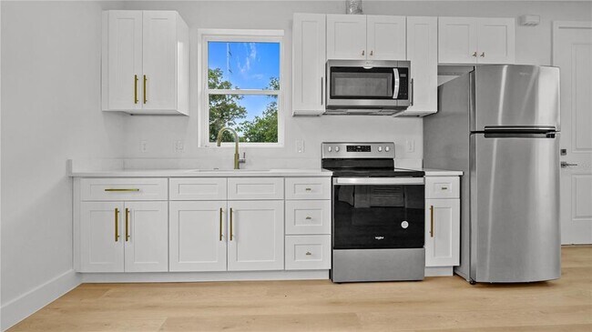 2730 37th Ave N in St. Petersburg, FL - Building Photo - Building Photo