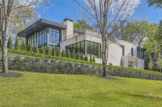 14 Lake Forrest Ln NE in Atlanta, GA - Building Photo - Building Photo