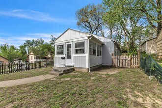 1102 N 22nd St in St. Joseph, MO - Building Photo - Building Photo