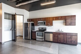 West Glen Town Center Apartments in West Des Moines, IA - Foto de edificio - Interior Photo