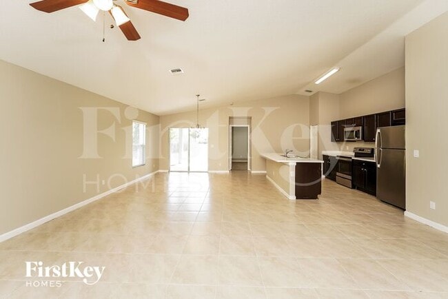 283 SW Tulip Blvd in Port St. Lucie, FL - Building Photo - Building Photo