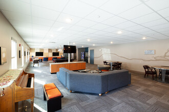 College Suites at City Station South in Troy, NY - Foto de edificio - Interior Photo