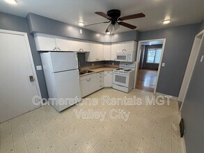 615 10th Ave SW in Valley City, ND - Building Photo - Building Photo