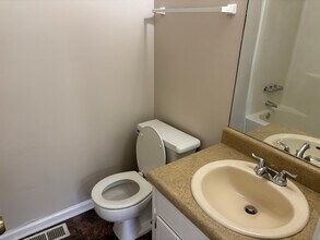 1966 Patterson Cir-Unit -1972 in Lawrenceville, GA - Building Photo - Building Photo