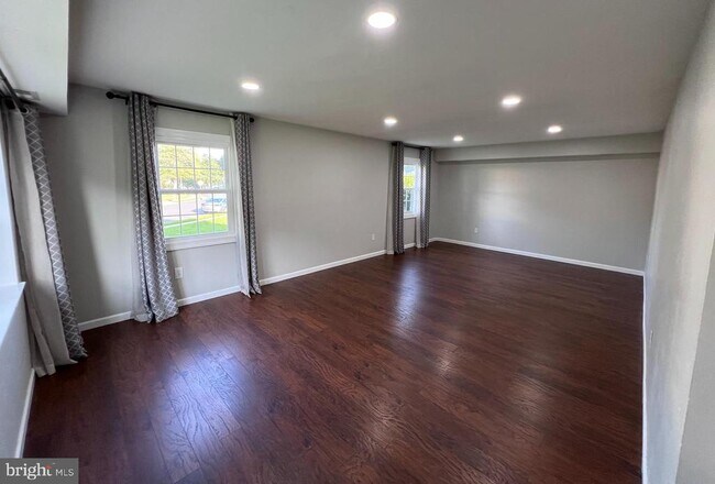 8801 Strause Ct in Springfield, VA - Building Photo - Building Photo