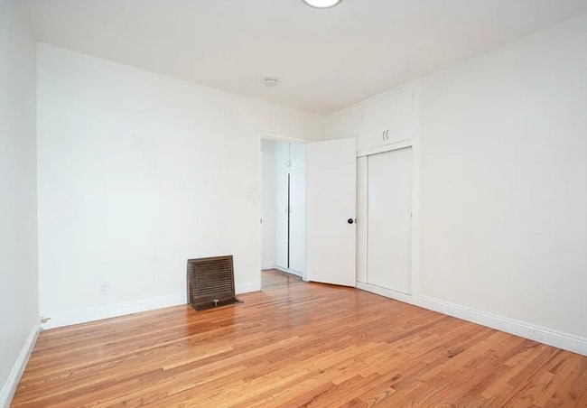 347 W Dryden St, Unit B in Glendale, CA - Foto de edificio - Building Photo