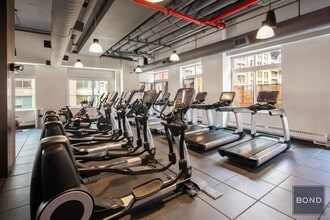 776 Sixth Avenue in New York, NY - Building Photo - Building Photo