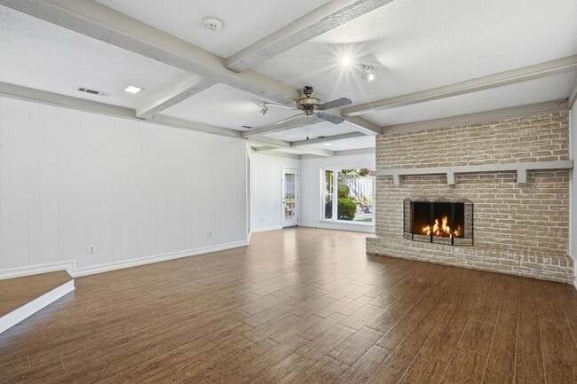 2203 Twin Elms Dr in Arlington, TX - Building Photo - Building Photo