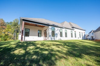 55 Greystone Ct in Starkville, MS - Building Photo - Building Photo