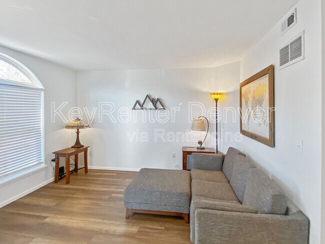 1650 S Deframe St in Lakewood, CO - Building Photo - Building Photo