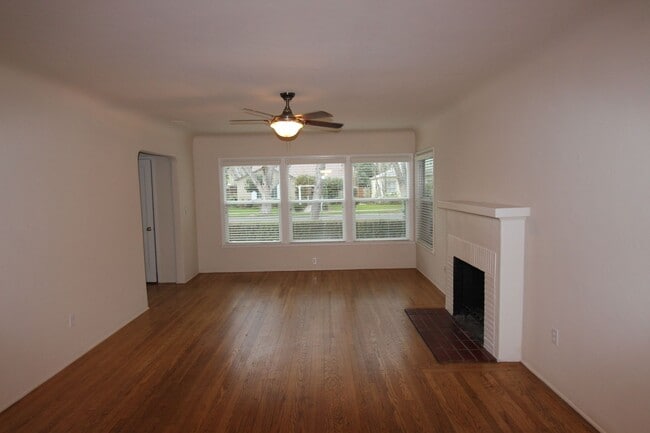 4 E Dayton Ave in Fresno, CA - Building Photo - Building Photo