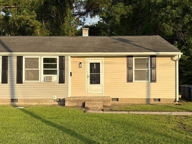 243 York St in Jacksonville, NC - Building Photo - Building Photo