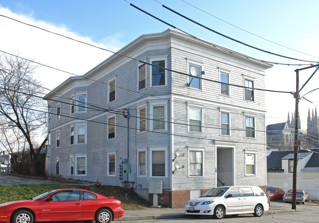 18 Blake St in Lewiston, ME - Building Photo - Building Photo