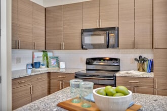 The Vue in Beachwood, OH - Building Photo - Building Photo